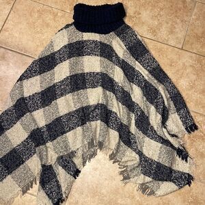 Turtleneck poncho  